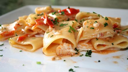 calamarata con sugo di spigola.jpg