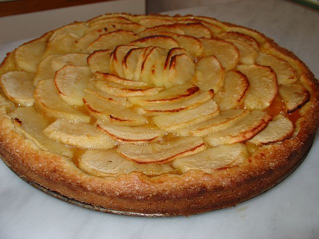 crostata di mele etnee e marmellata di pesche tardive 005.jpg