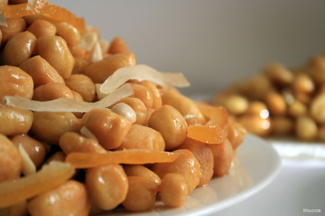 struffoli .jpg