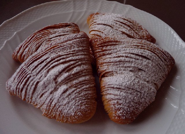 Sfogliatelle Ricce 1 G.jpg