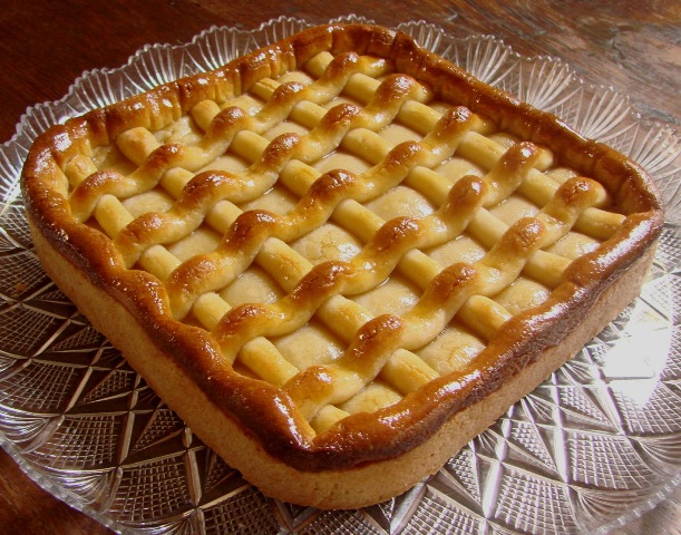 Crostata alla pasta di mandorle.JPG