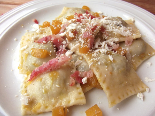 Ravioli di cavolo nero con zucca e bacon.JPG