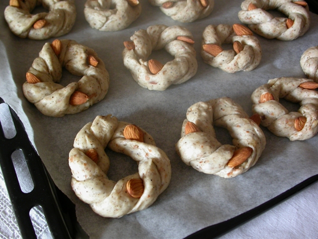 taralli n'zogna (strutto) e pepe napoletani