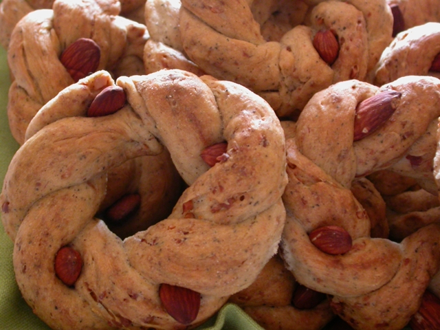 taralli n'zogna (strutto) e pepe napoletani