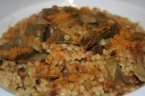 fregula con carciofi e bottarga