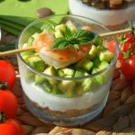 Mini cheesecake salata con ricotta di bufala campana D.O.P., verdure saltate e gamberi