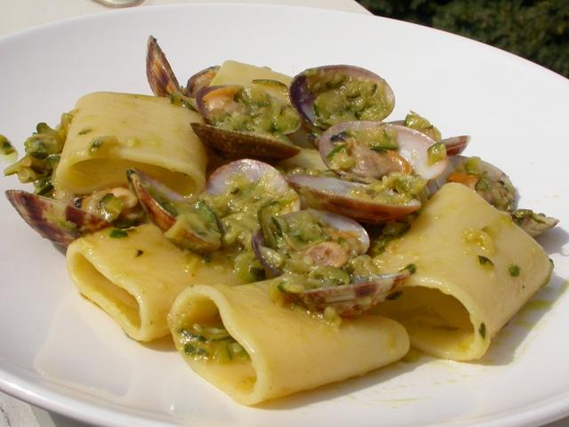 paccheri zucchine e vongole