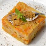 Tortino di pappa al pomodoro giallo del Vesuvio con alici e colatura