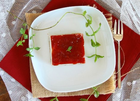 ricotta cake con marmellata di corbarini